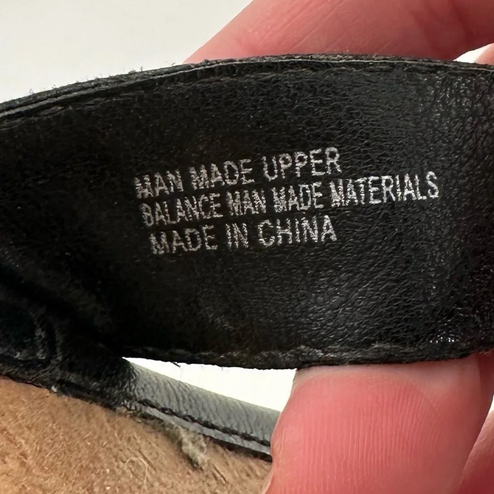 Boc born concepts size 8 black faux leather vegan thong flip flops